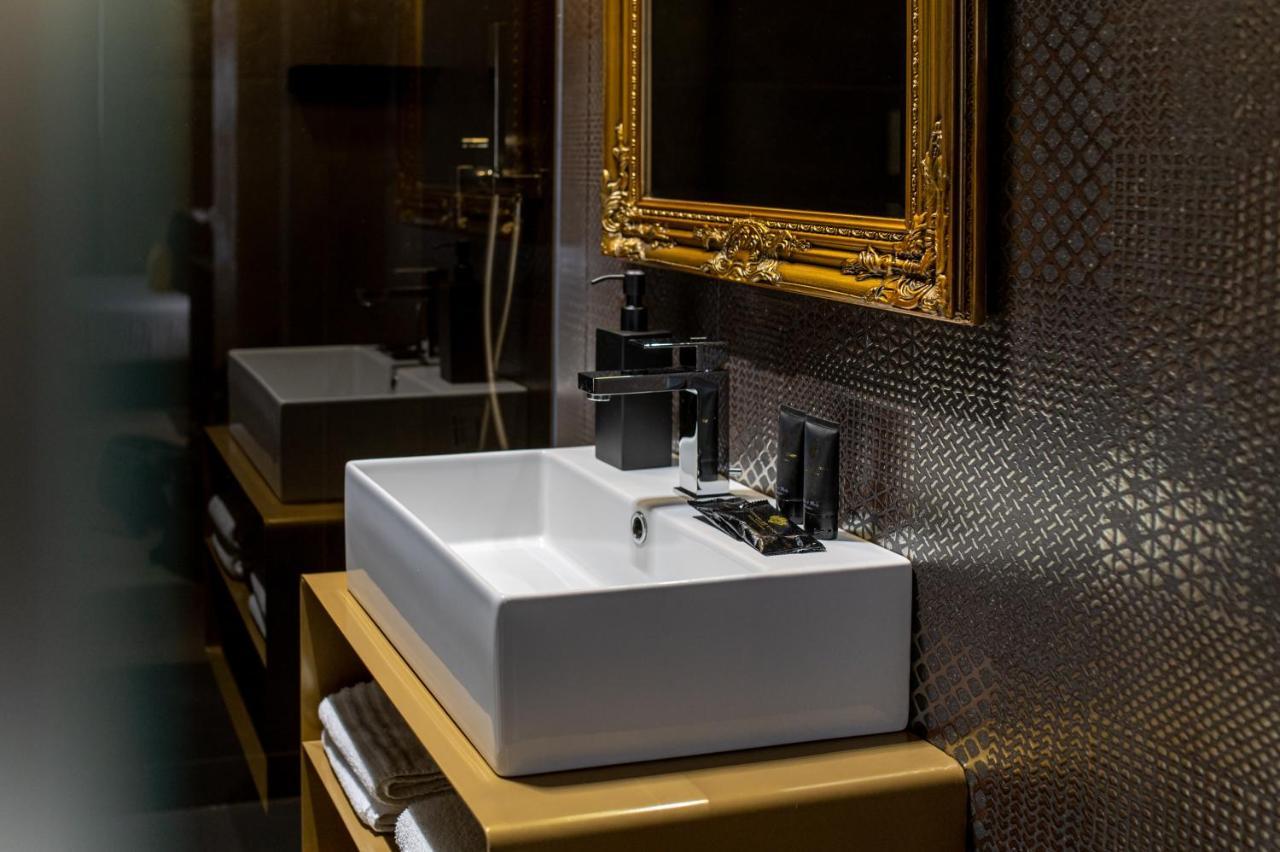 Plebiscito Boutique Rooms Napoli Exterior foto