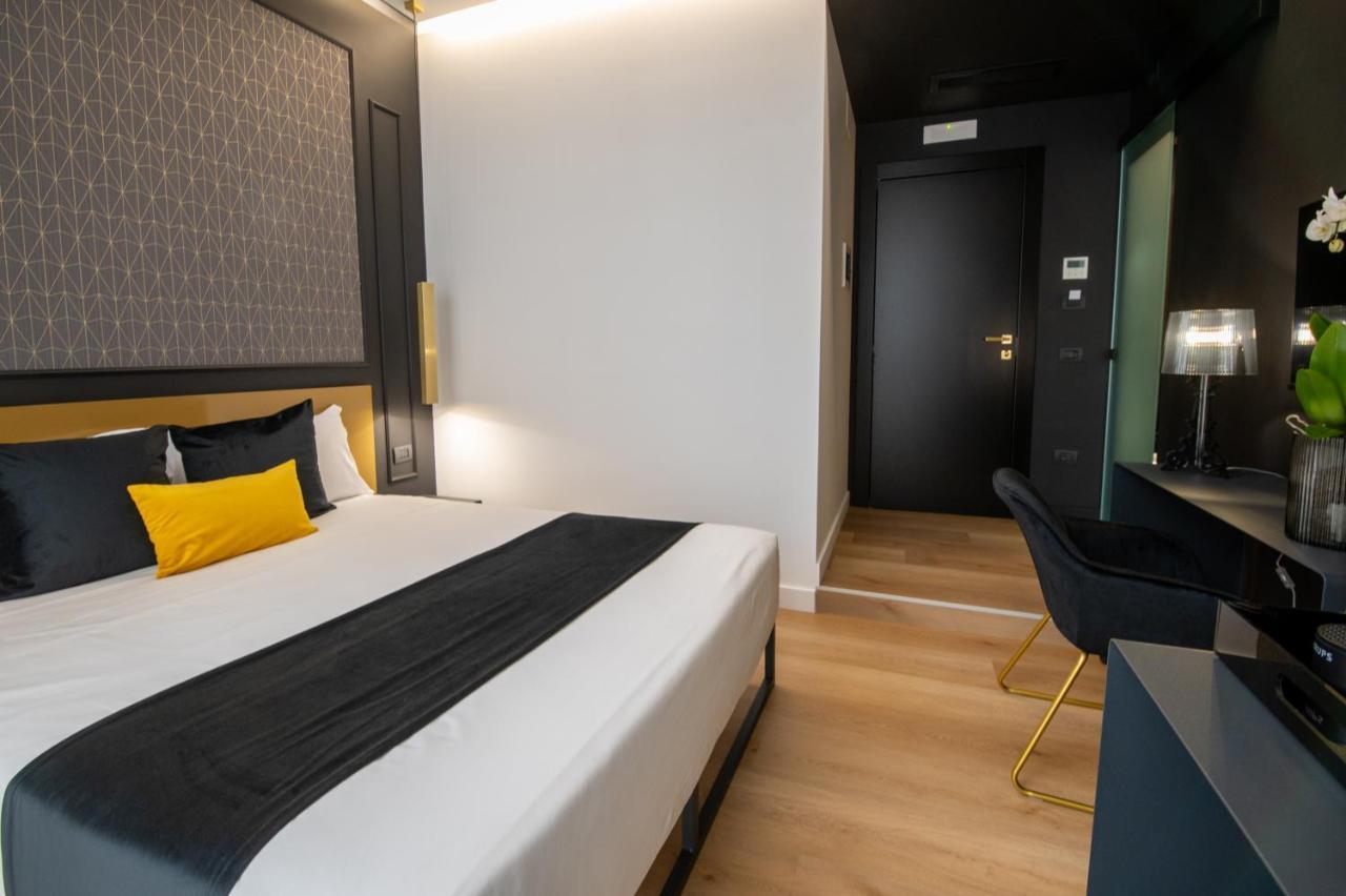 Plebiscito Boutique Rooms Napoli Exterior foto