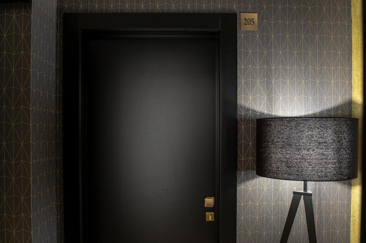 Plebiscito Boutique Rooms Napoli Exterior foto